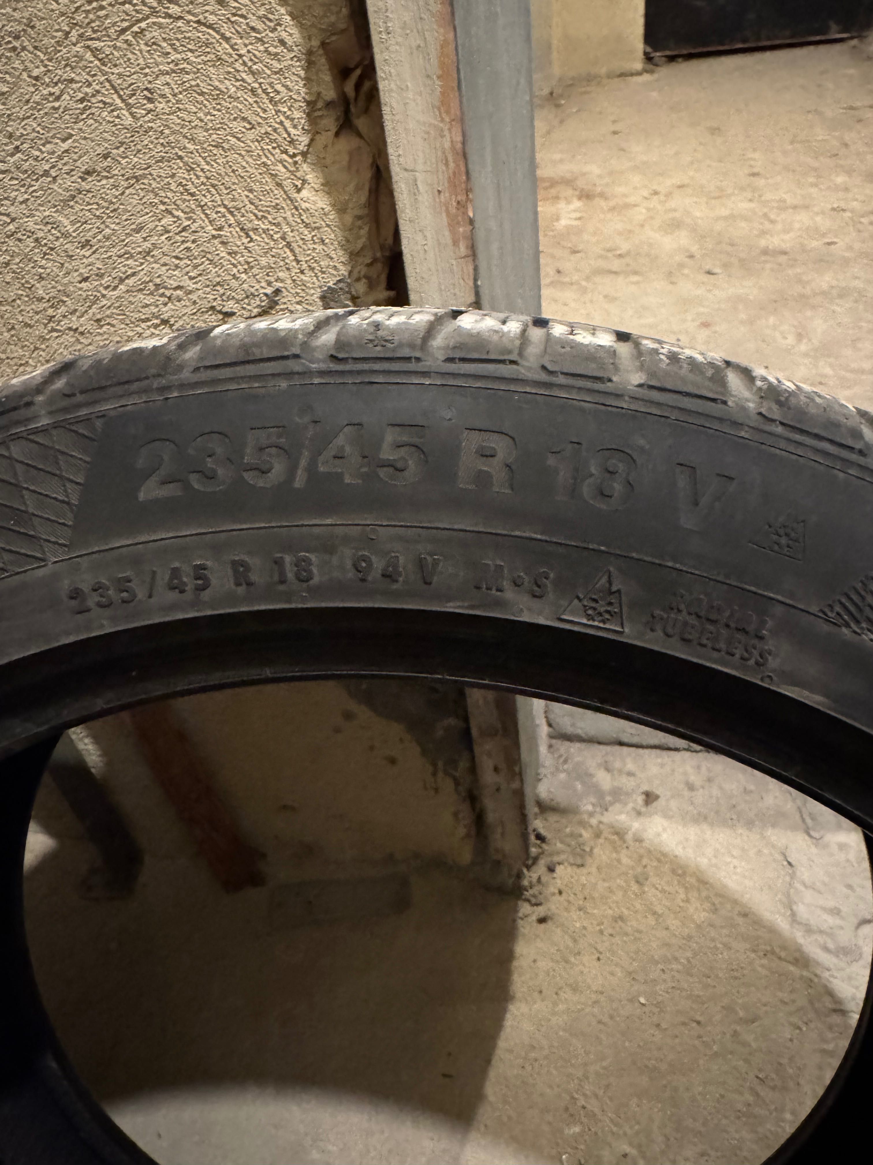 2 бр. 235/45/18 зимни гуми Continental ts850