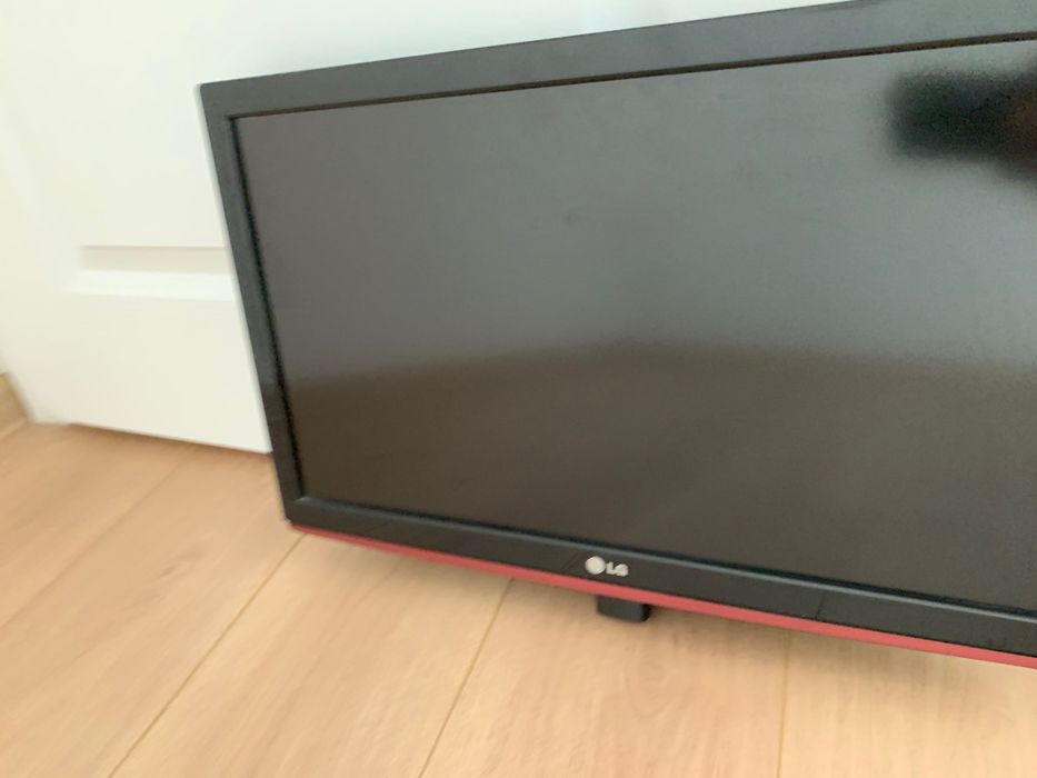 Телевизор LG22 инча