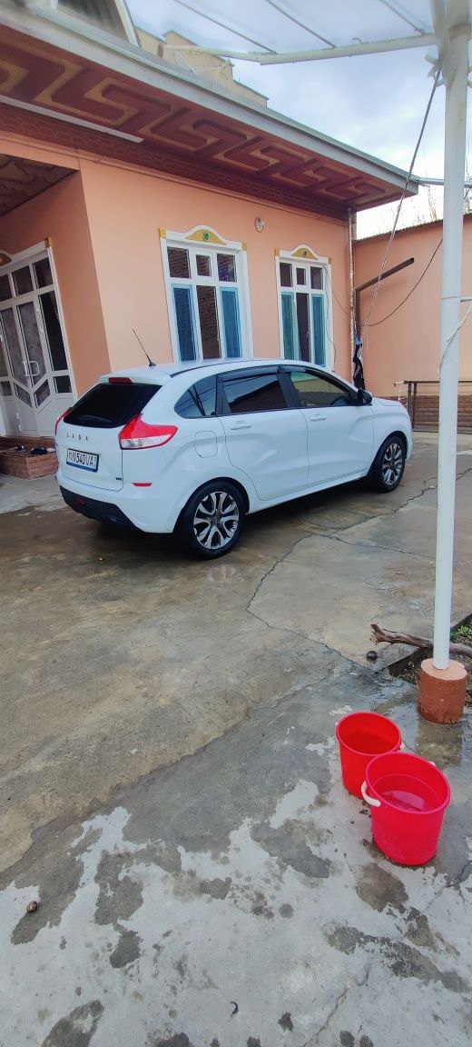 Lada xsray 2018 yaxshi  xolatda