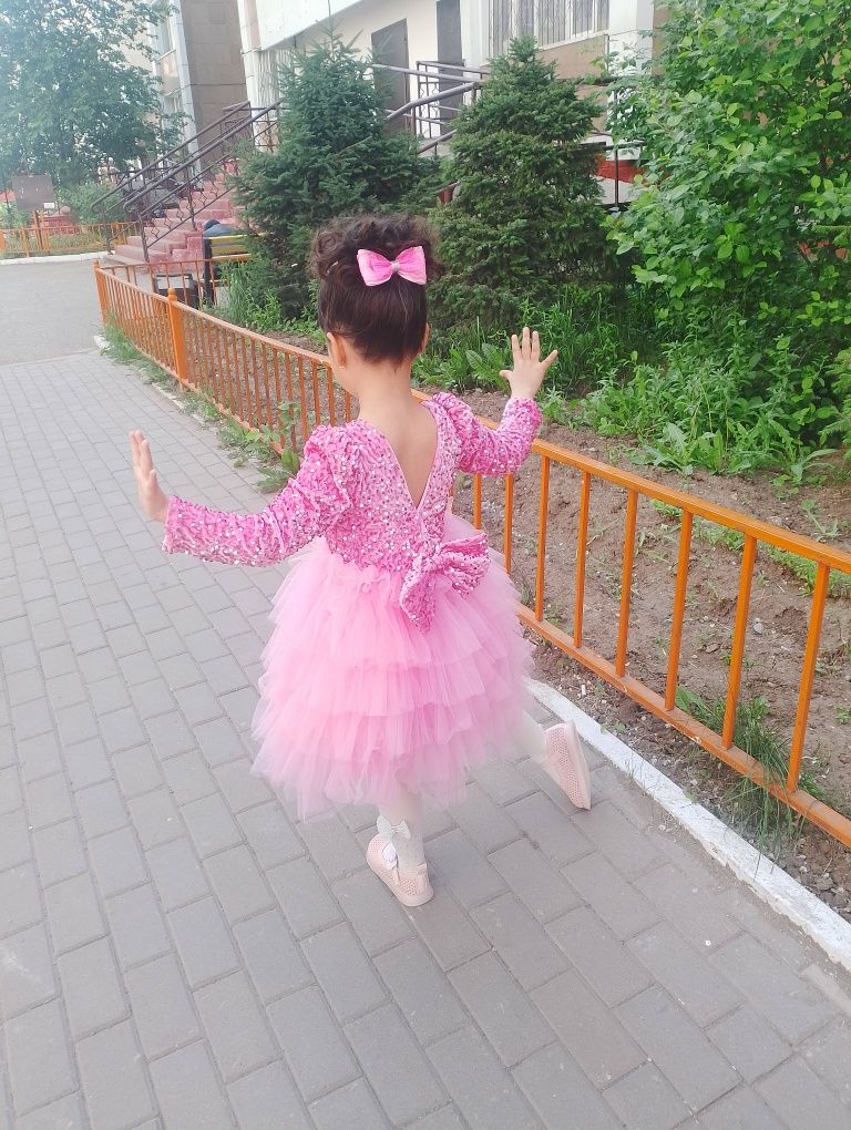 платья на девочку 5-6 лет