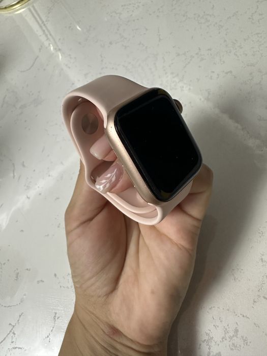 Продам apple watsch SE 40мм