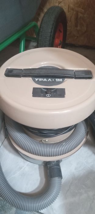 Продам пылесос Урал 1 М