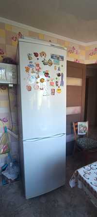 Продам б/у холодильник за 70 000 тг.