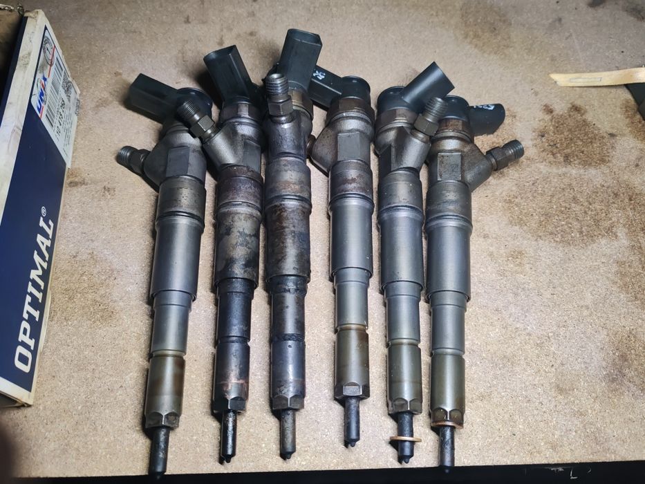 Injector BMW E60 e61 525d 250lei.buc