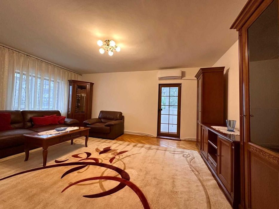 De vânzare apartament 3 camere Arcu la blocurile tip vila