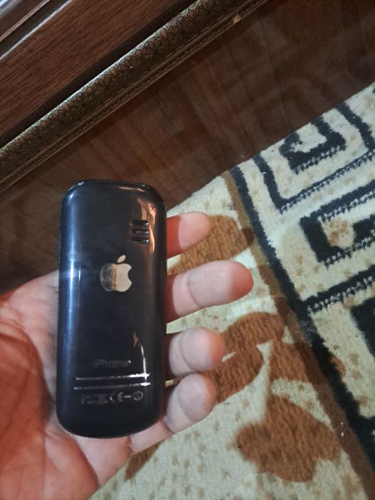 Нокиа 1280 . Янги корпус куйилган. Ишлаши зур батарейка 2 кун.