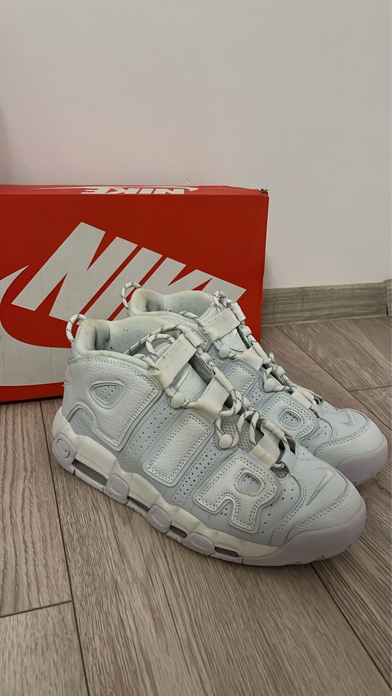 Nike uptempo triple white