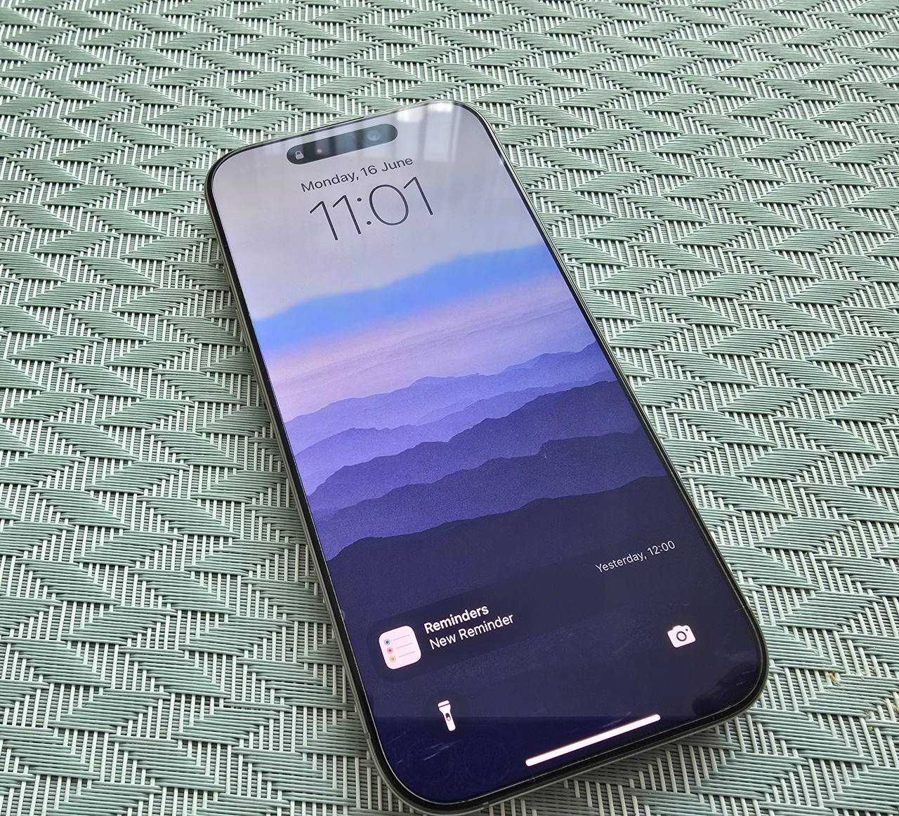 iPhone 16 Pro 256GB с гаранция