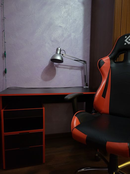 Продам геймерский комплект мебели