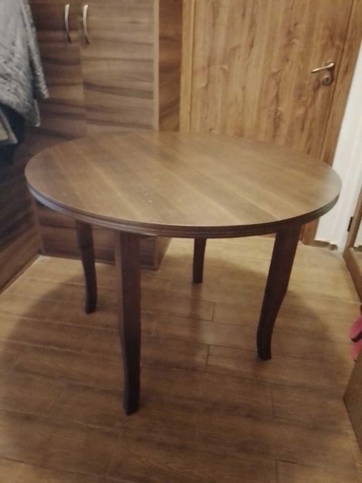 Трапезна маса Ива