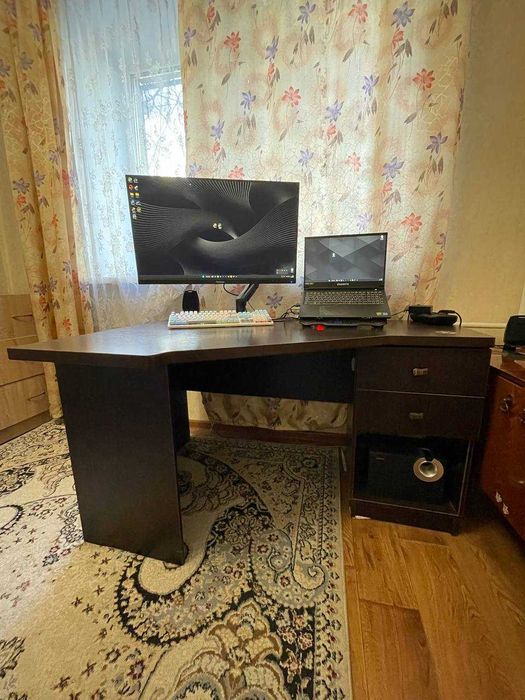 стол офисный компьютерный