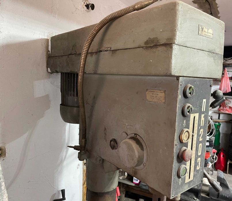 Продавам колонна бормашина ПК203