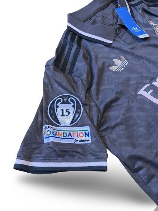 Tricou Real Madrid negru marimea M nou cu eticheta