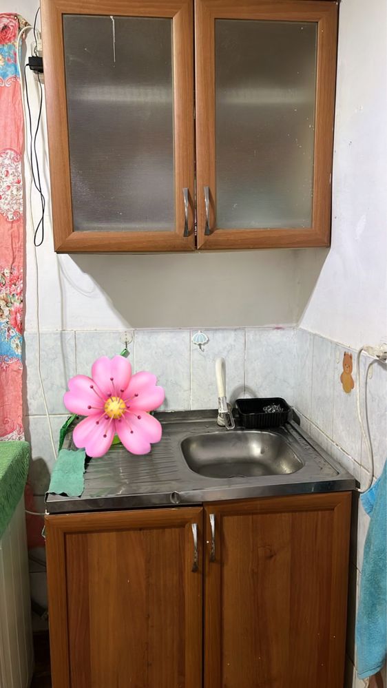 Кухонный гарнитур ………………………………………………………