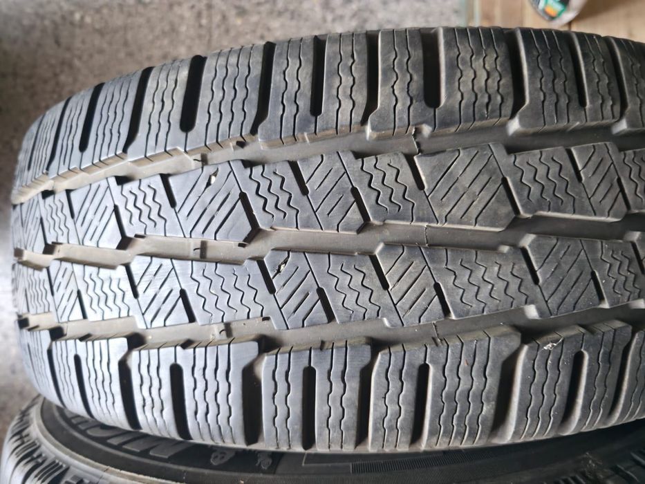 2бр Зимни гуми Michelin Agilis 225/65/16C, dot 1218, 7mm.