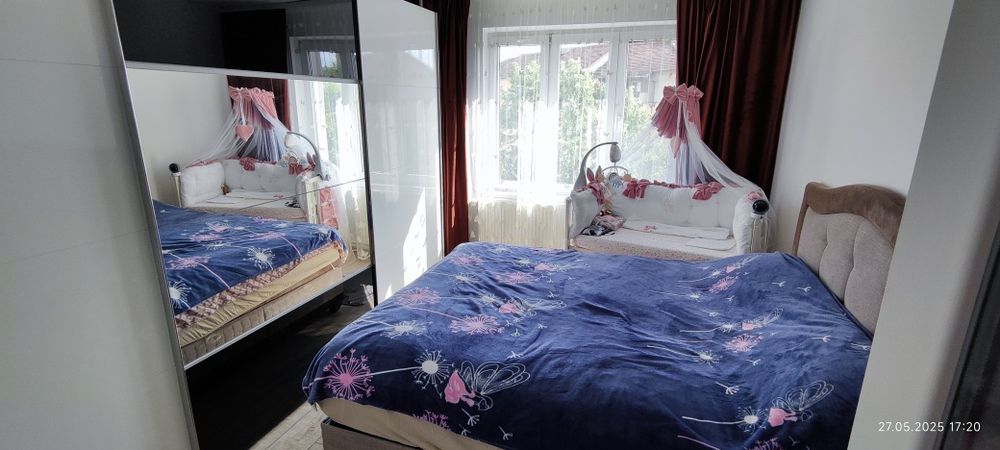 Vând apartament cu 4 camere