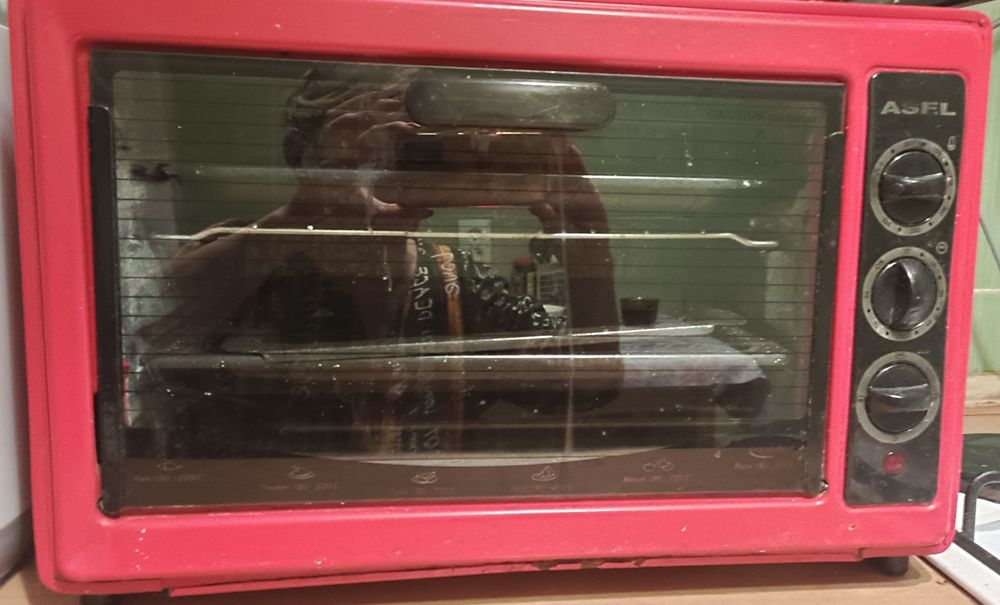 Продам духовку 'Айсер"