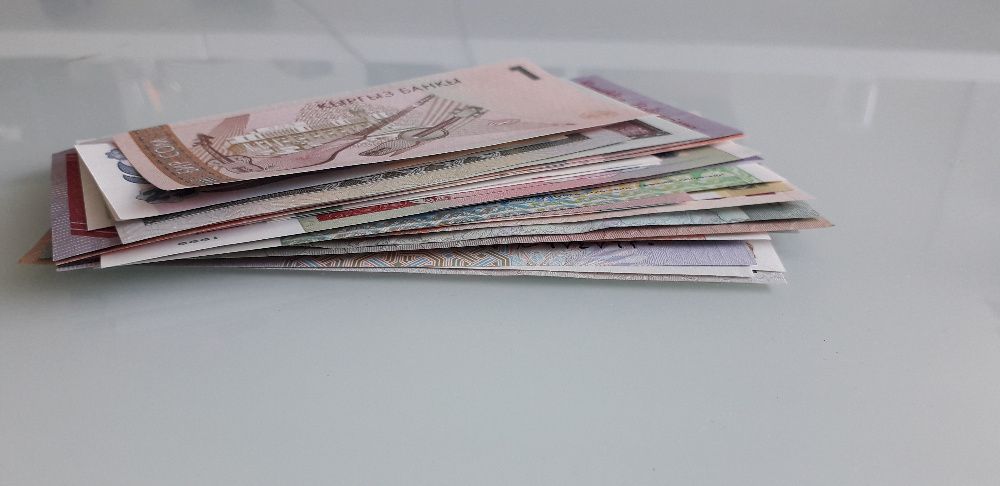 БАНКНОТИ - Комплект  Банкноти чужди UNC -  16 -UNC пари