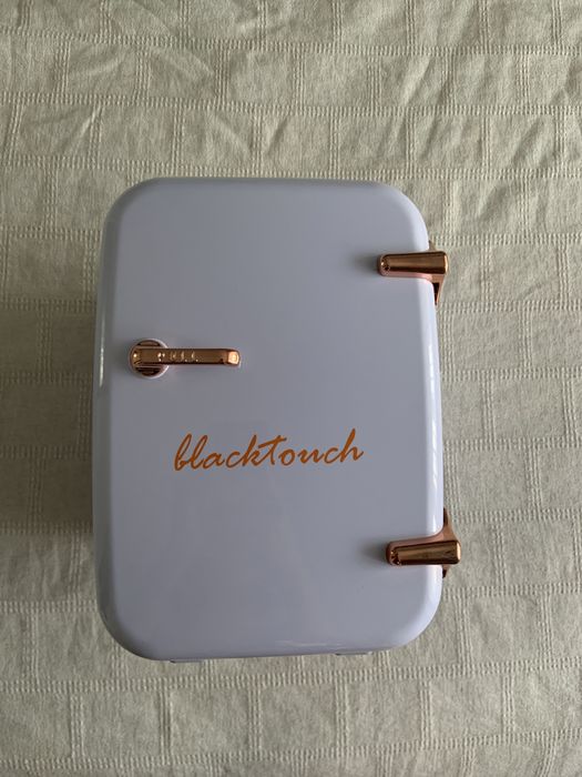 Продам холодильник для косметики