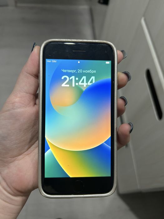 Продам айфон 8 в хорошем состоянии