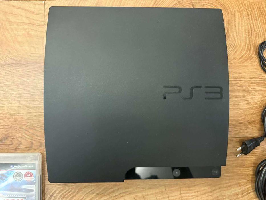 PlayStation 3 + 2 джойстика + 13 оригинални игри Перфектен комплект