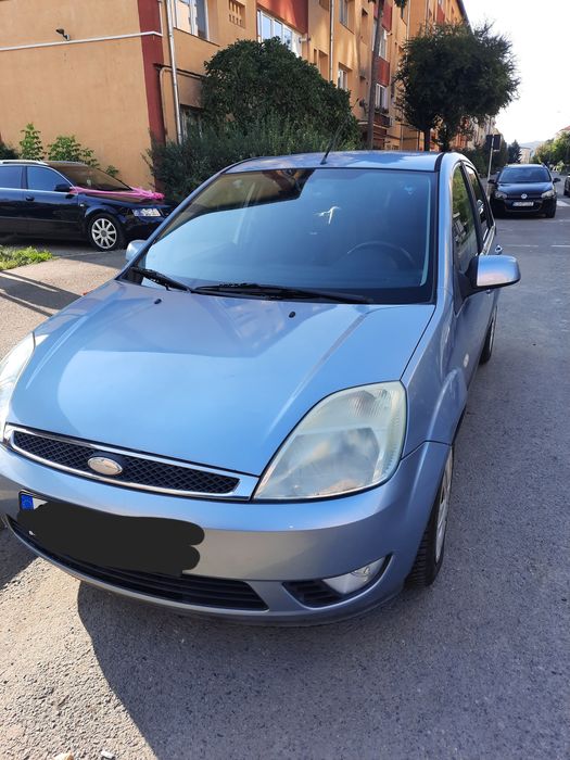 Vând autoturism FORD FIESTA