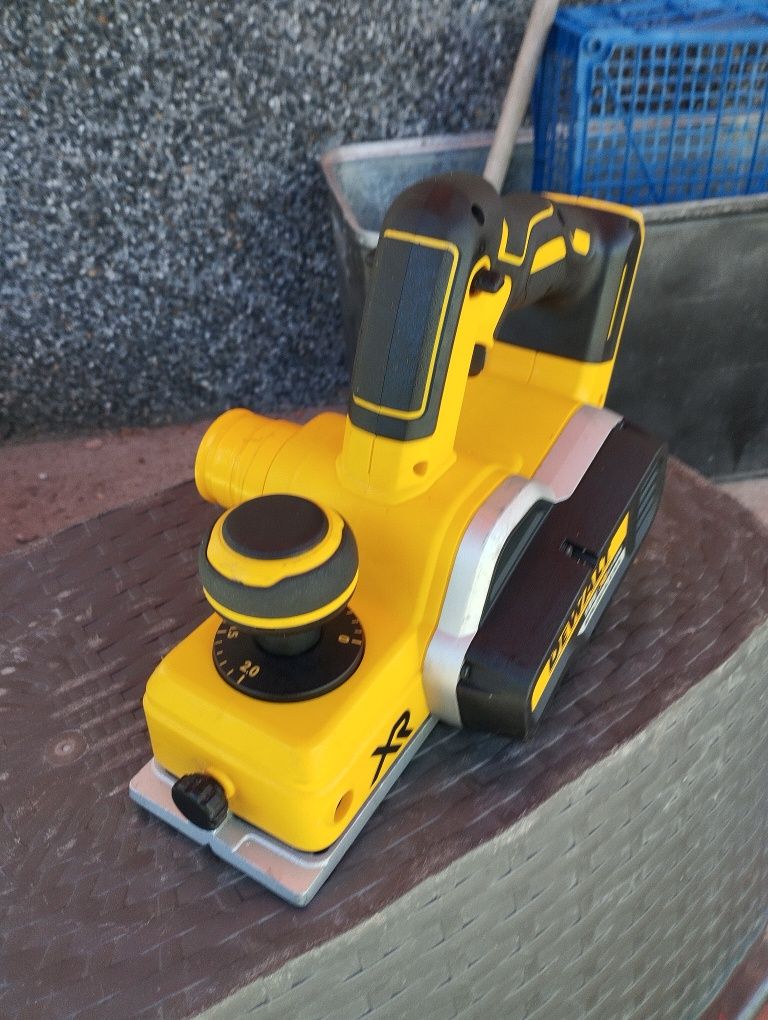 Ренде DeWalt DCP580 акумулаторно Безчетков