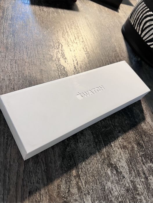 Продам с гарантией смарт-часы Apple Watch 10 S/M 42 мм черный