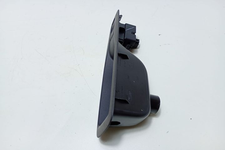 Buton geam stanga spate 829502487R Nissan Qashqai a 2-a generatie J11