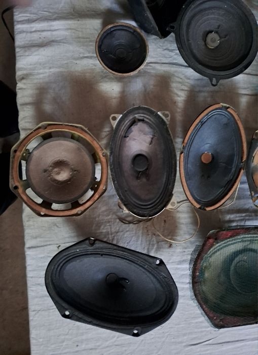 13 difuzoare diferite marimi