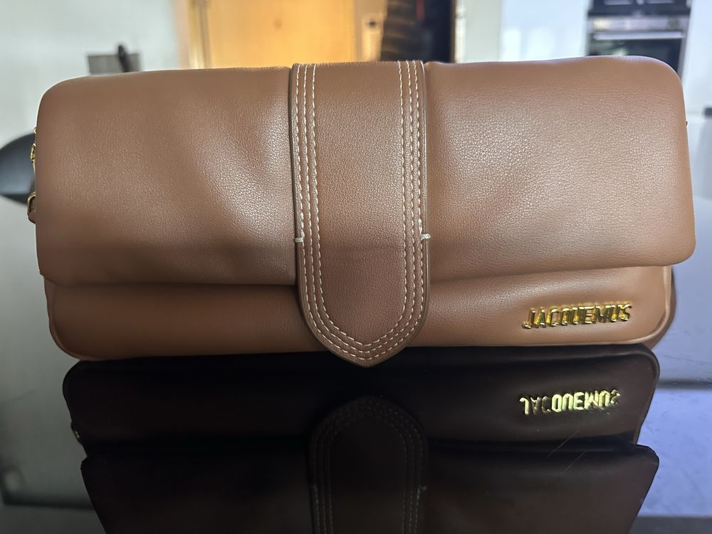 Чанти Pinko, Patrizia Pepe, Furla, Jacquemus