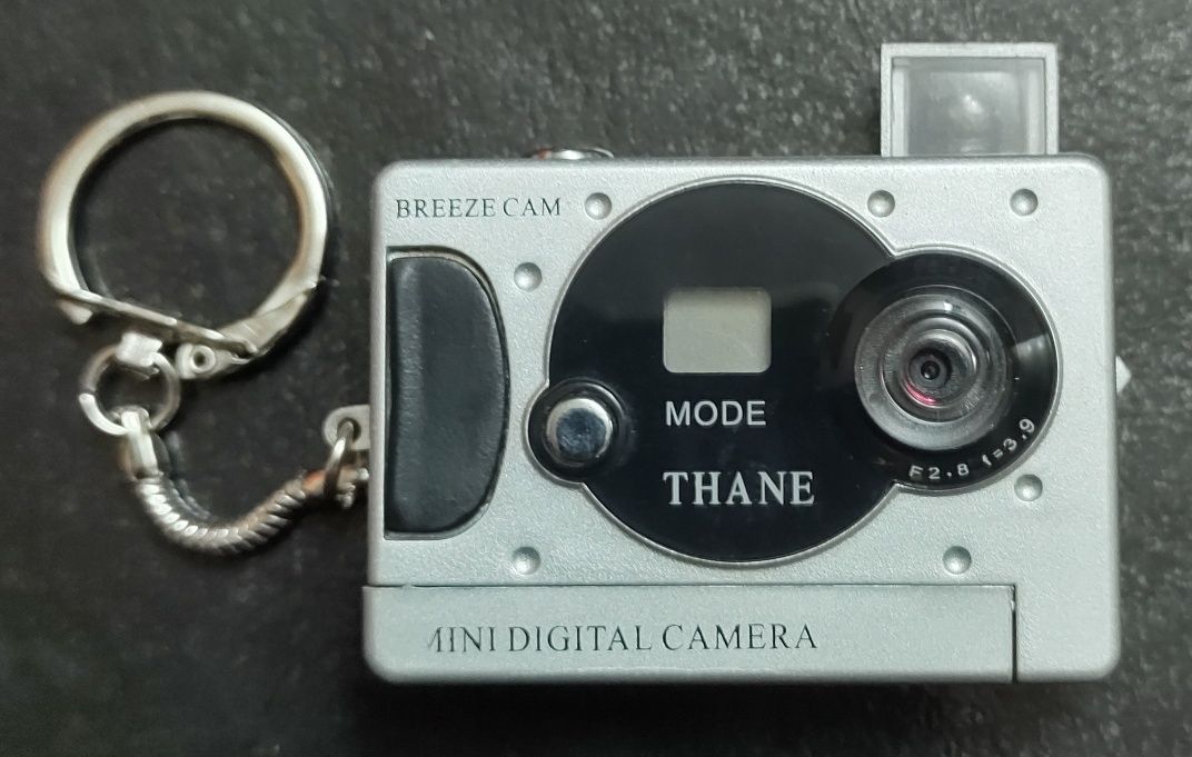 vând minicamera digitala,fara alte accesorii