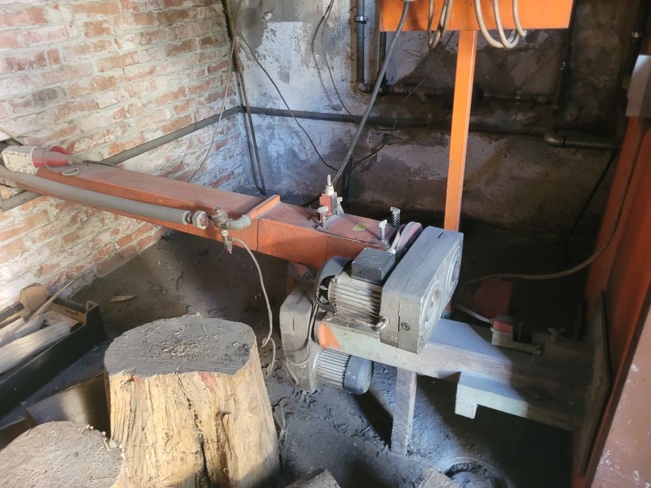 Dispozitiv de alimentare tip melc