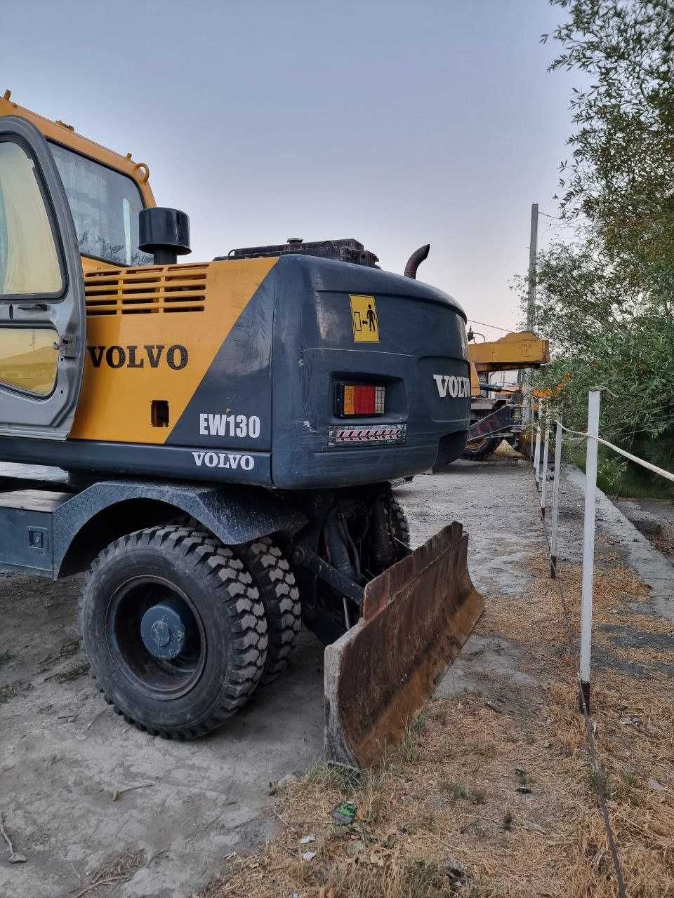 Volvo 130 ekskvator srochno sotiladi