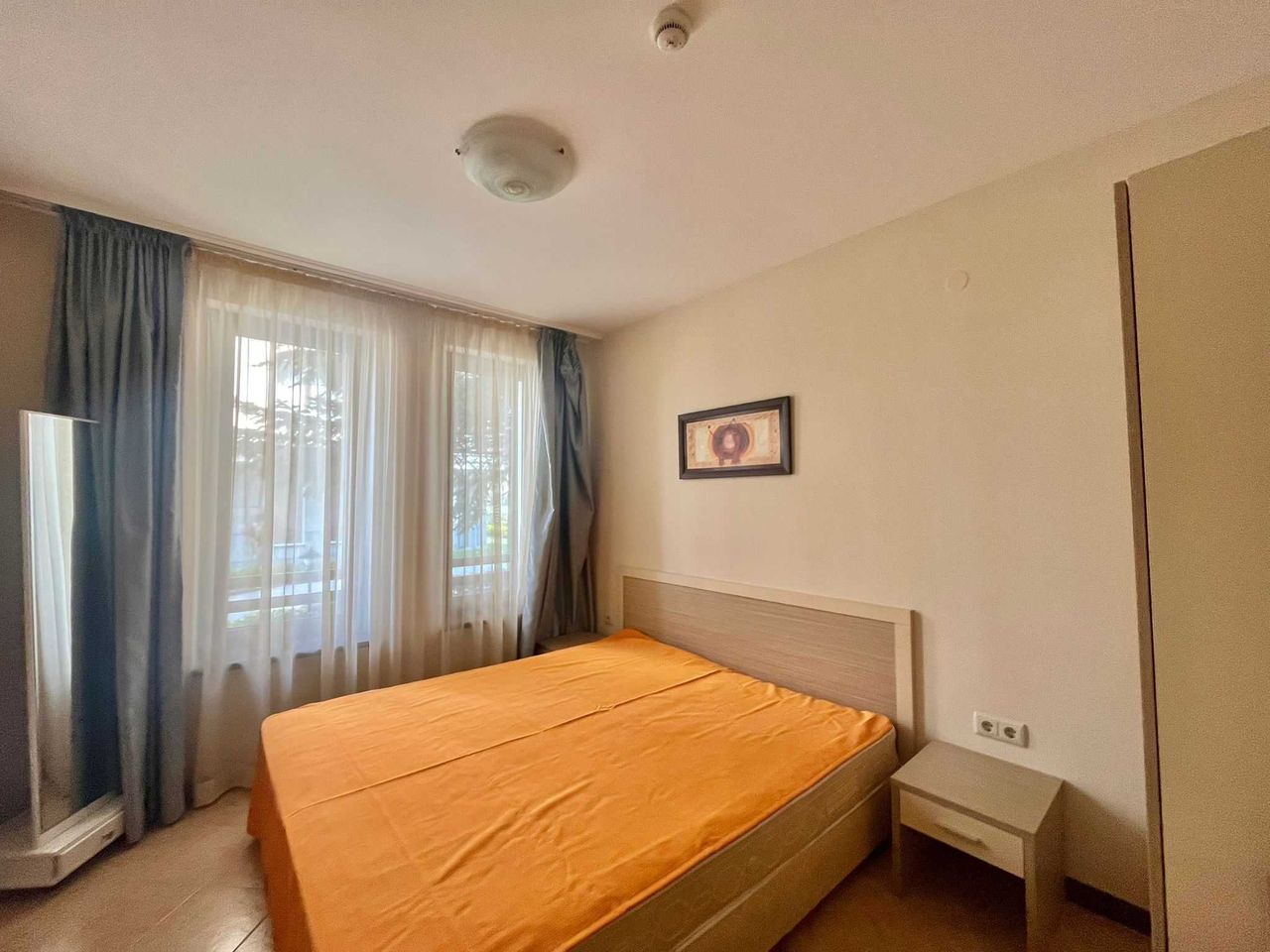 Продава се Двустаен апартамент в к.к. Слънчев бряг - 57 кв.м за 1315 €/кв.м - Снимка #3