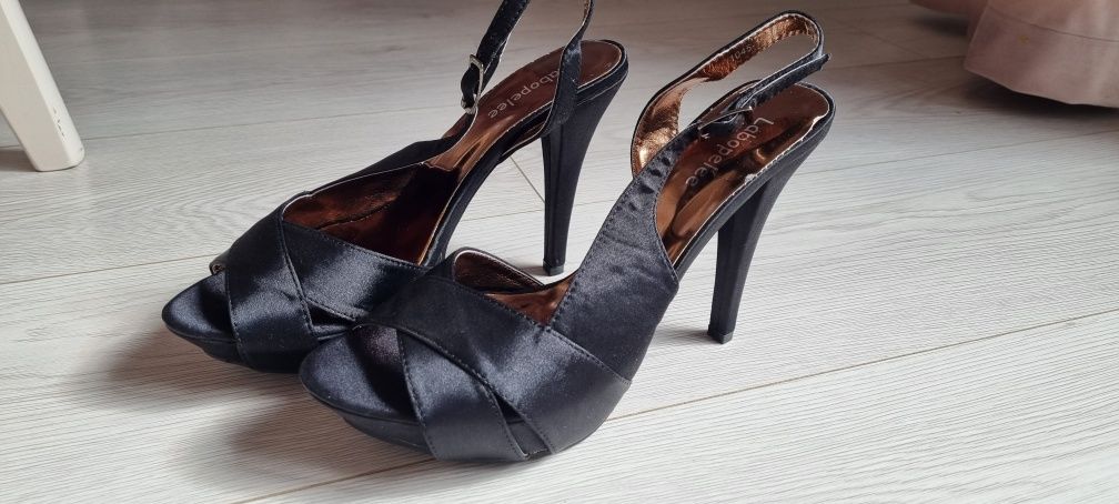 Sandale negre elegante 39