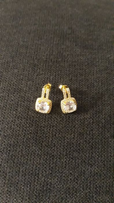 Дамски обеци с циркони