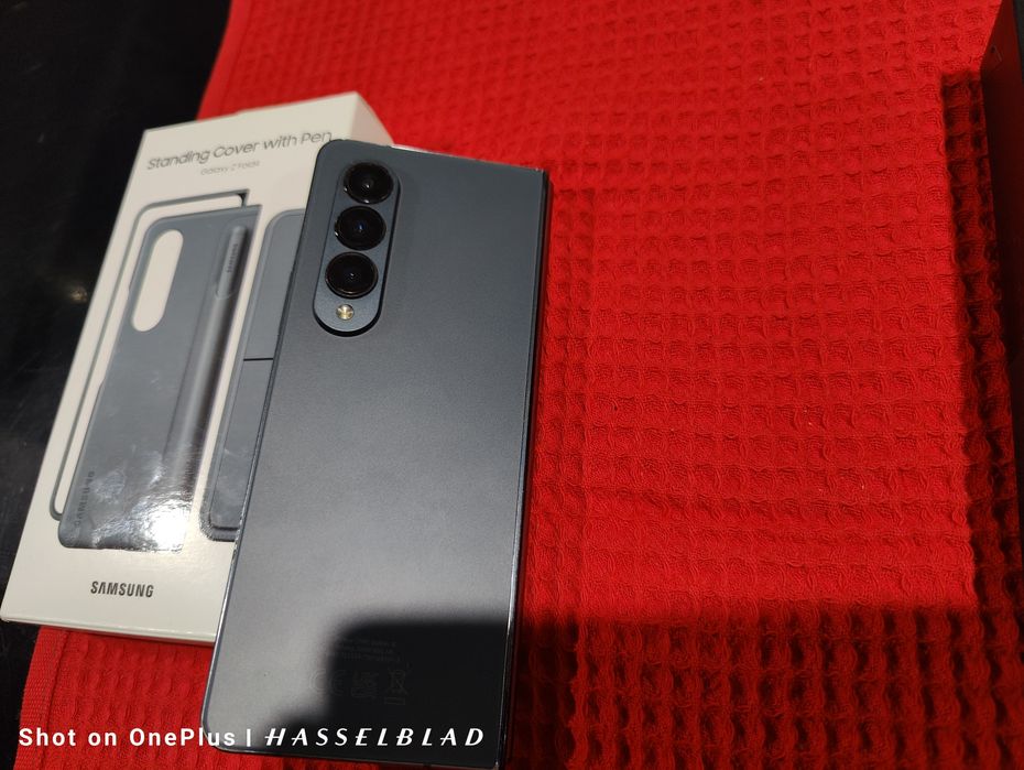 Samsung Galaxy Fold 4 Black 256GB 12RAM Изряден отключен за всички опе