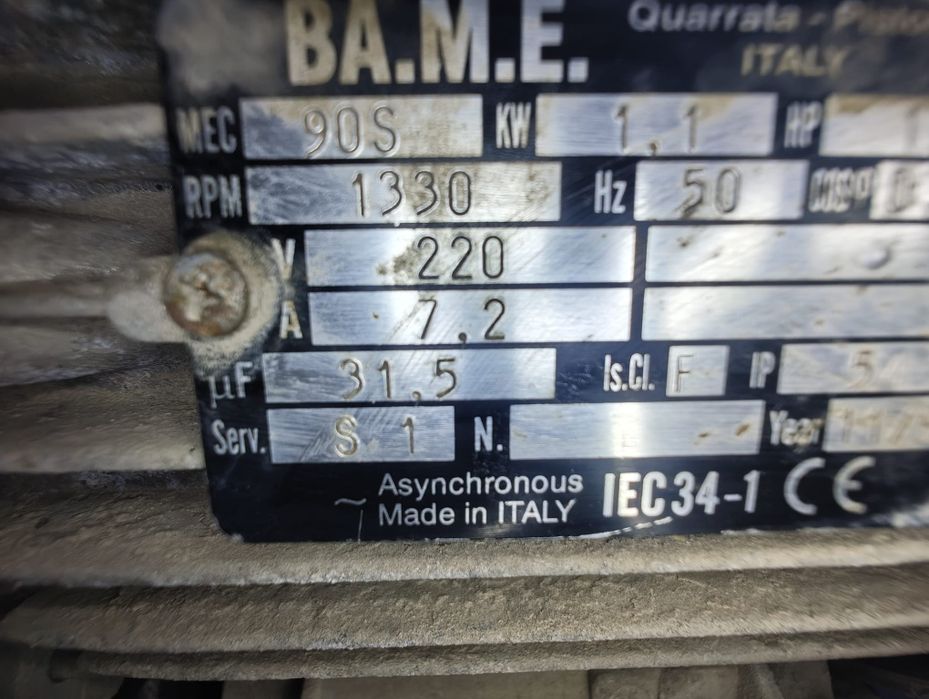 Vând betoniera 350 litri