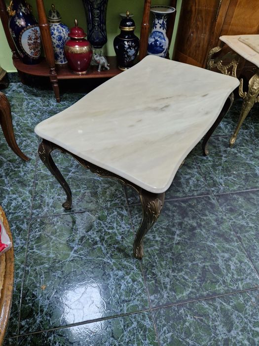 Страхотна английска бронзова белгийска масичка с мраморен плот