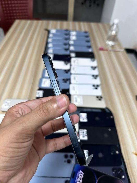 iPhone 13 cu 94% Bateria