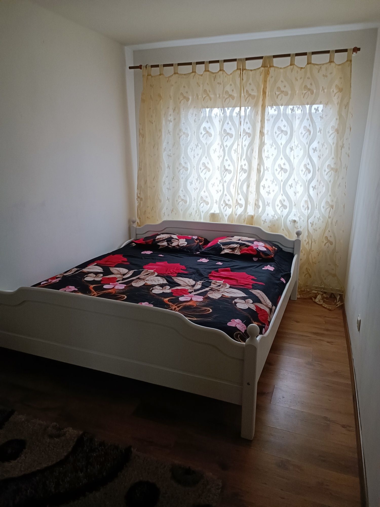 Închiriez apartament 4 camere Sighetul Marmației