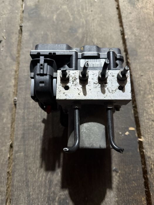 Pompa ABS Audi a4\B8 cod 8K9907379P