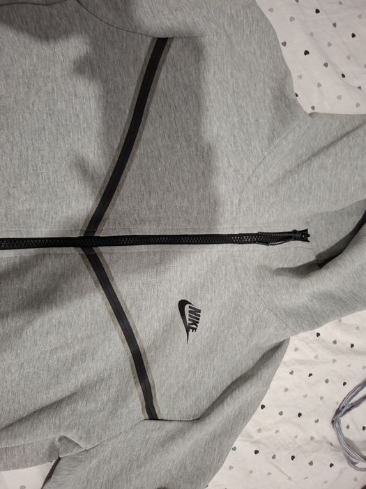 Vând Nike Tech Fleece