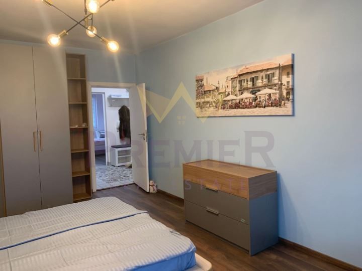 Дава се под наем Тристаен апартамент в Варна, Център - 98 кв.м за 1200 € - Снимка #3