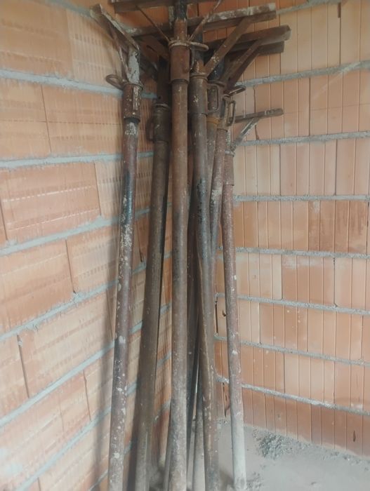 Popi metalici.               .