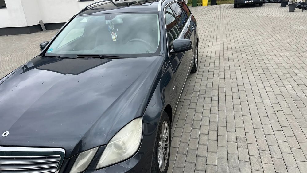 Mercedes-Benz E prim proprietar ,