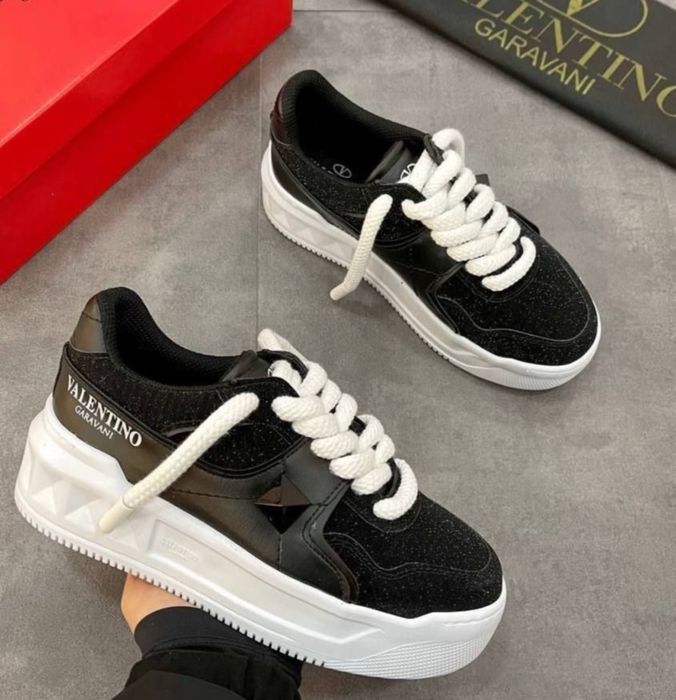 Adidasi Valentino Garavani one stud cu sclipici