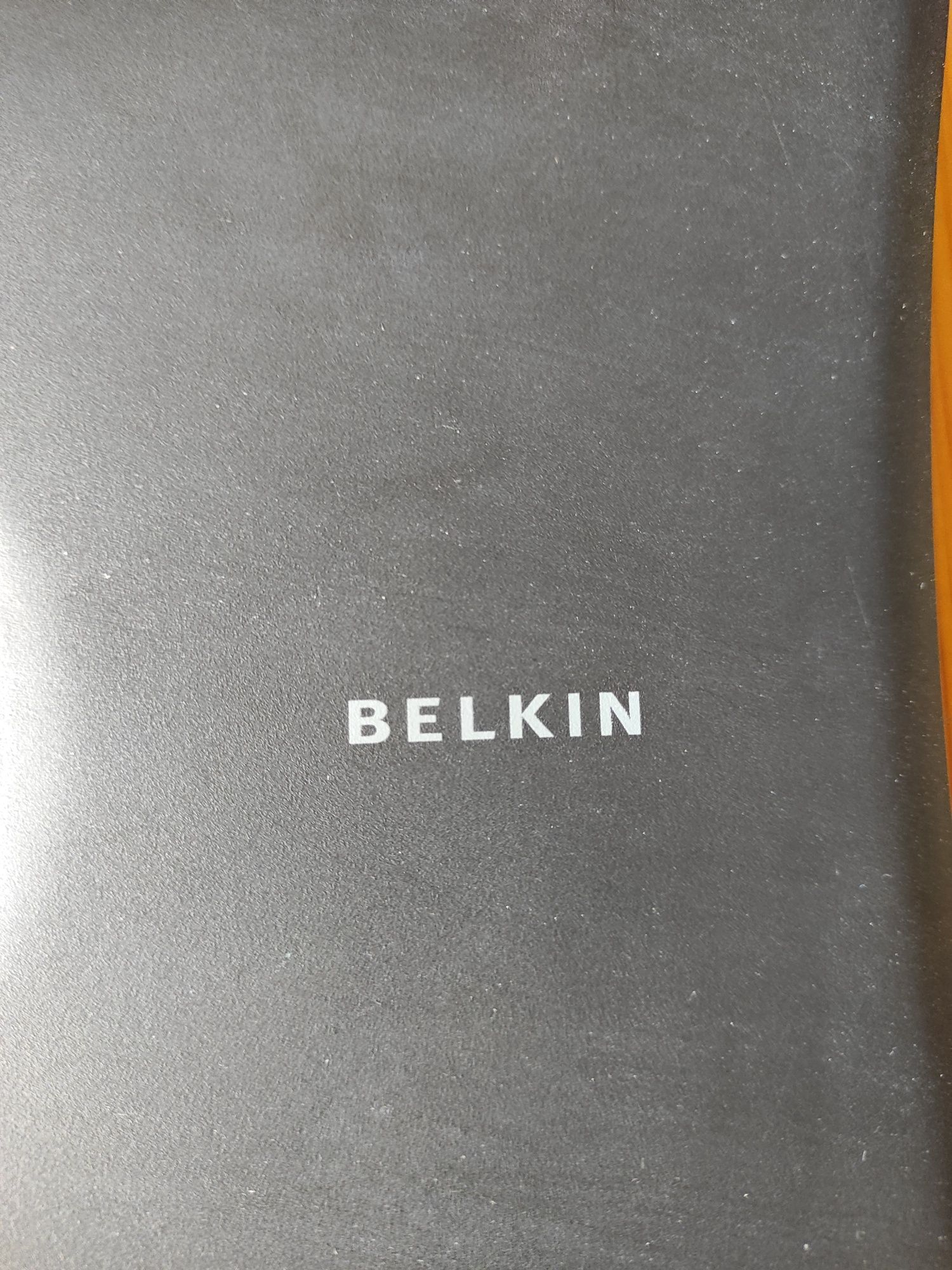 Поставка за лаптоп с вентилатор за охлаждане Belkin