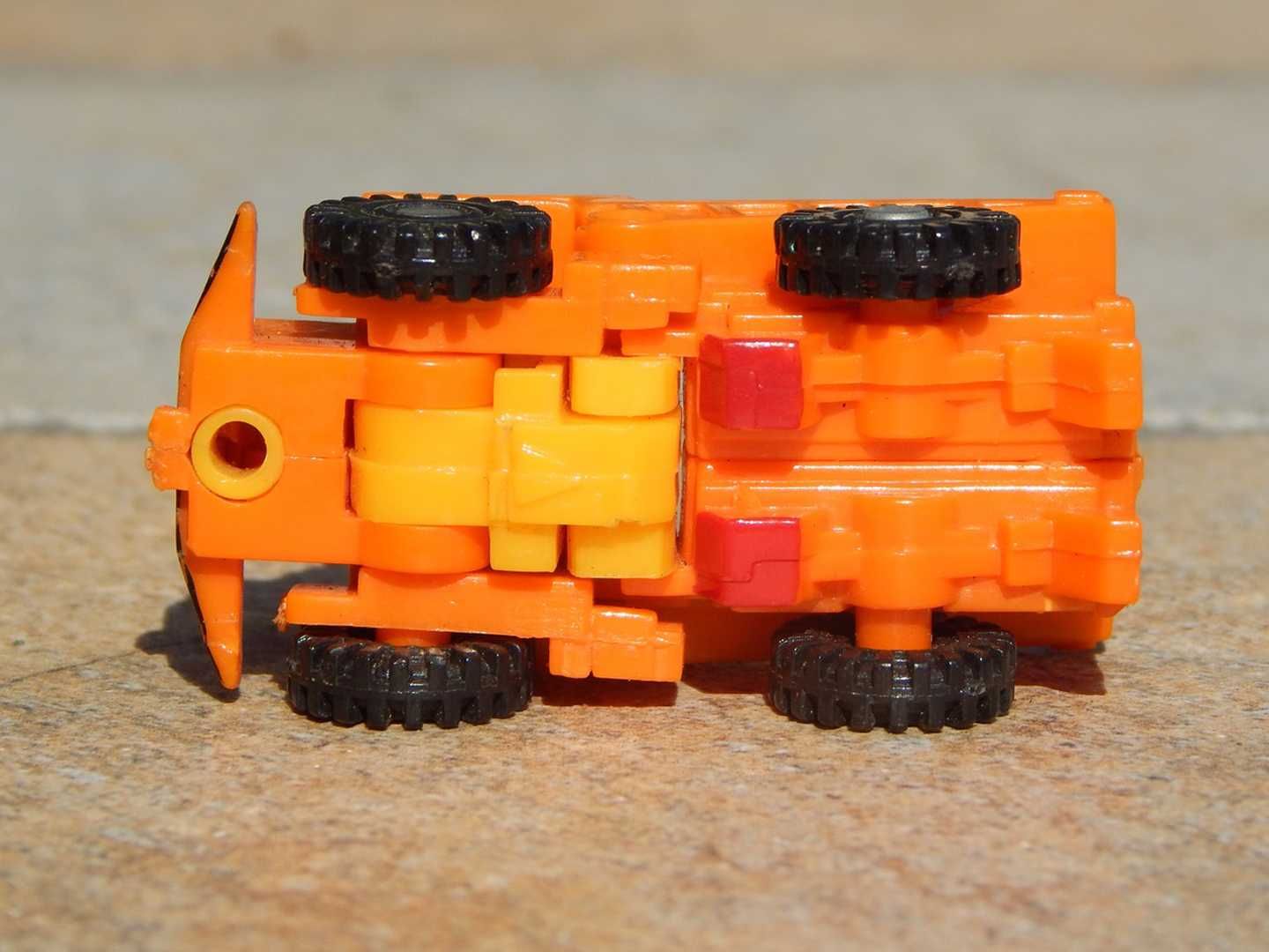 Jucarie robot Transformers basculanta camion cariera